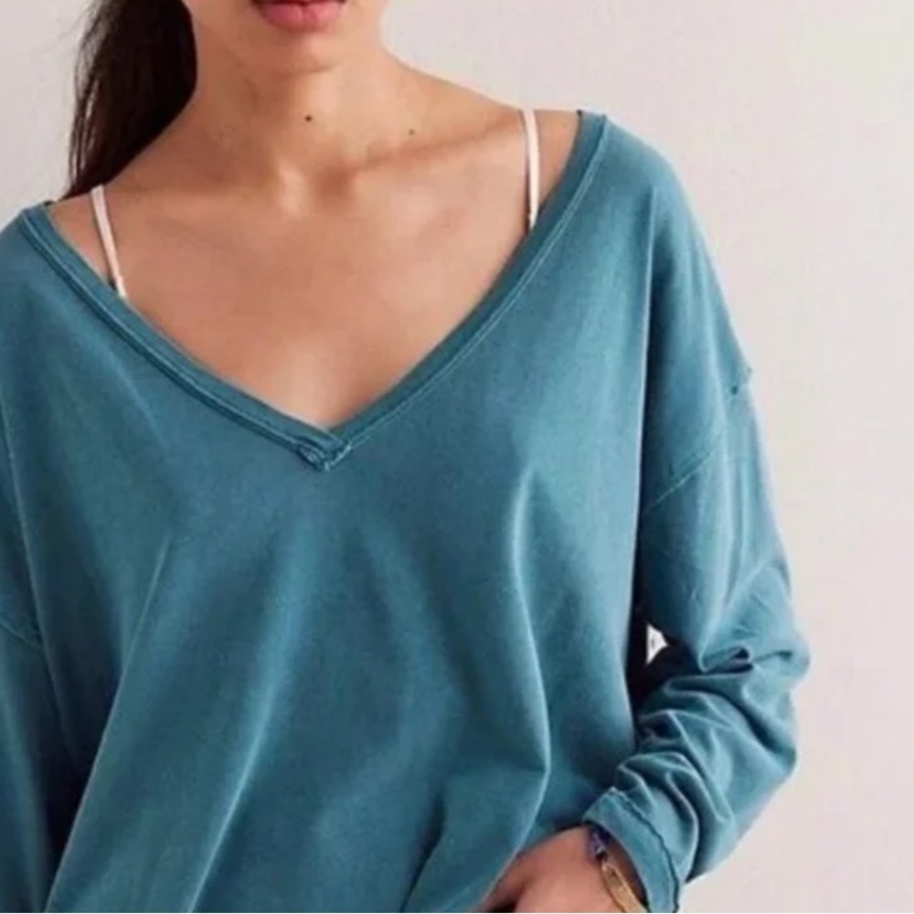 We the Free Nina V-neck small NWOT